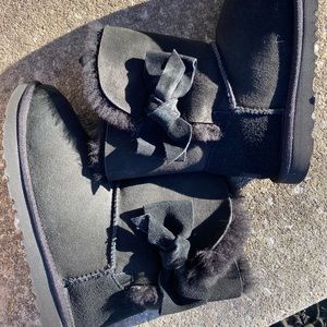 GIRLS UGG BOOTS
